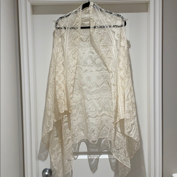Off White Lace Vest/Kimono